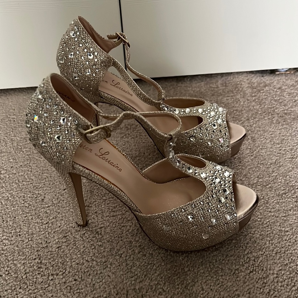 Lauren Larraine size 7 women’s heels